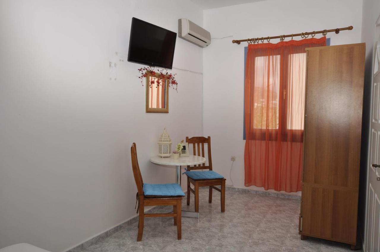 Manos Apartments Megas Gialos - Nites Room photo