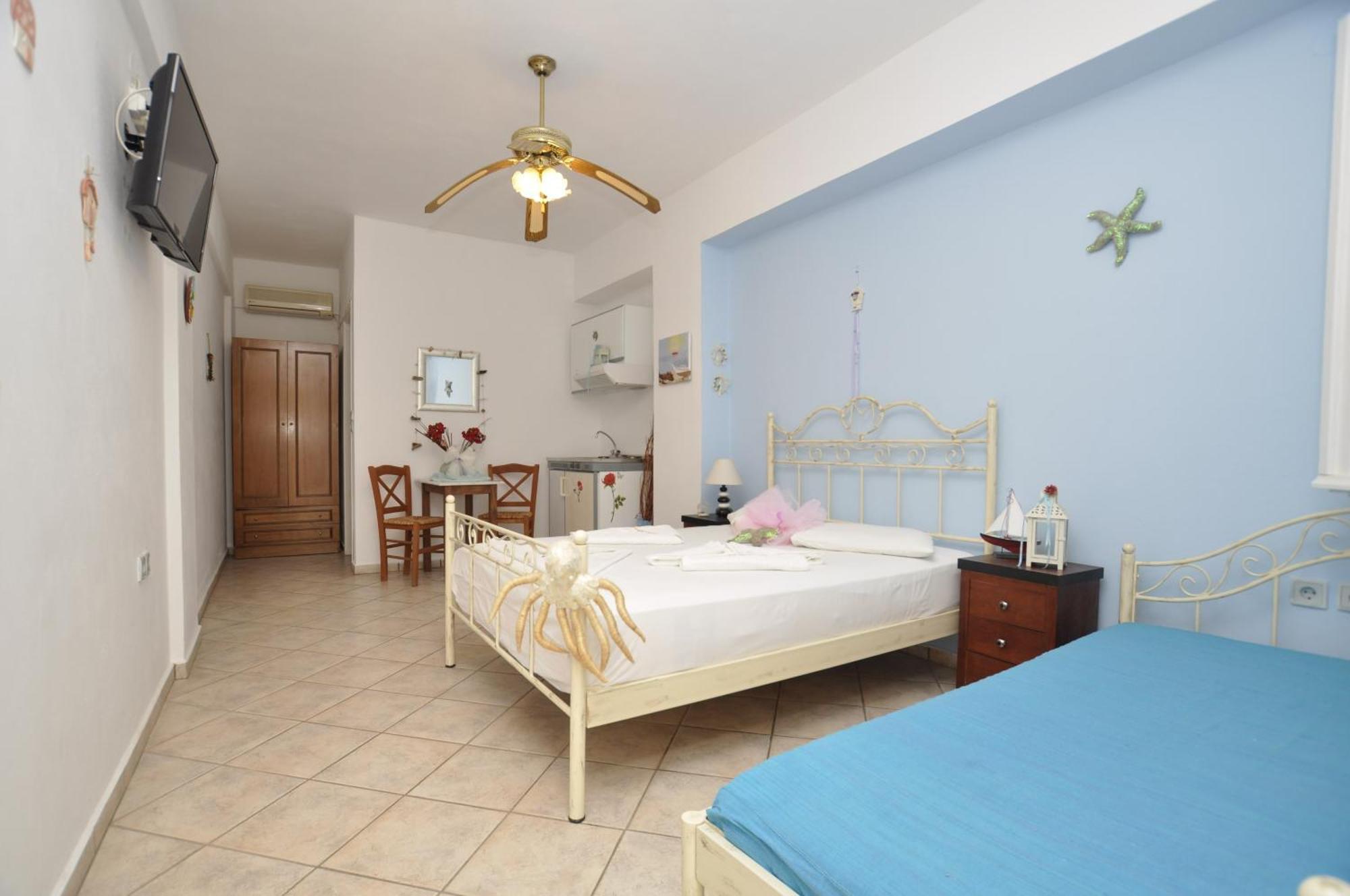 Manos Apartments Megas Gialos - Nites Room photo